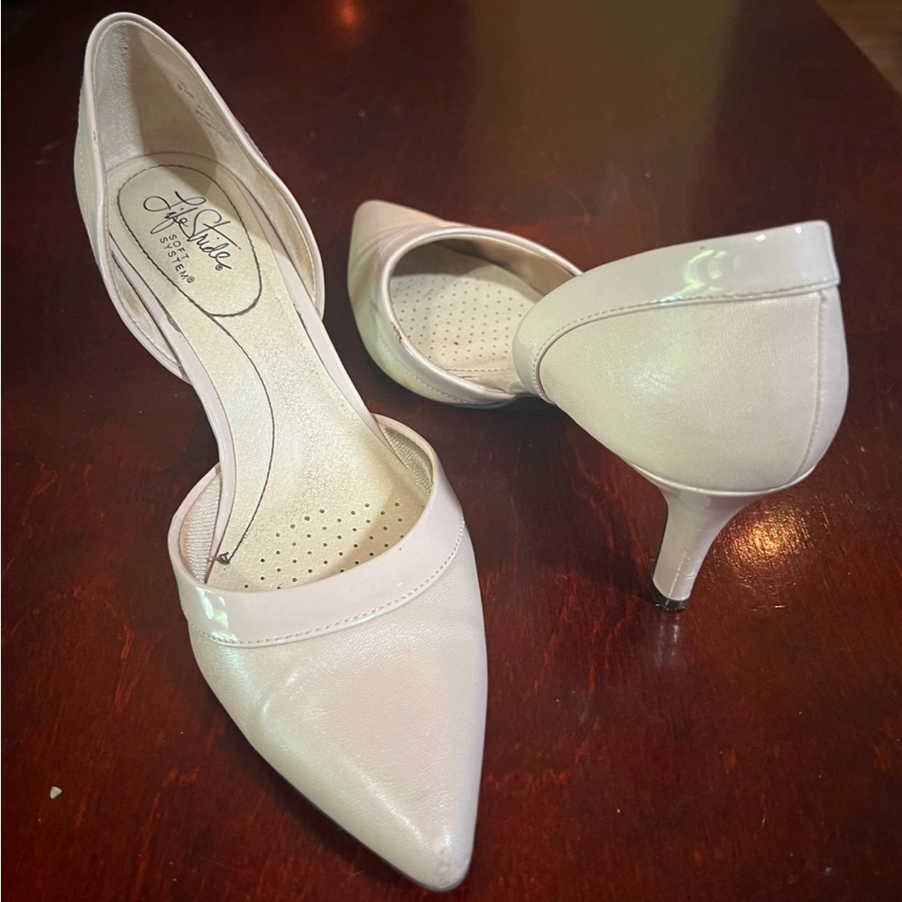 white high-heeled shoes